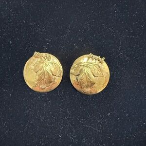 Gold tone Leaf Motif Earrings
